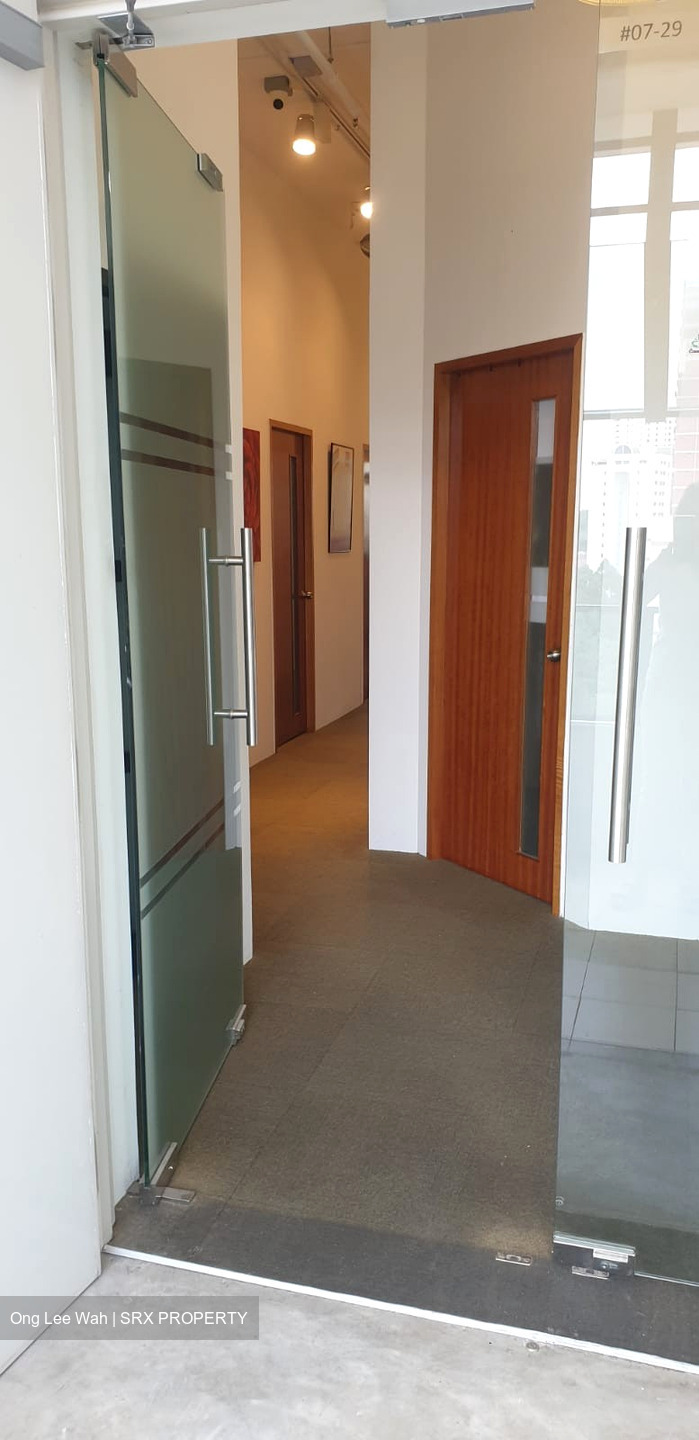 Midview City (D20), Office #576745051